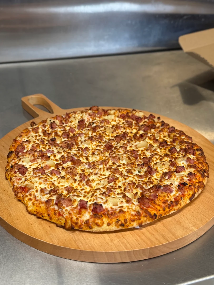 Highlights, Strangers Pizza