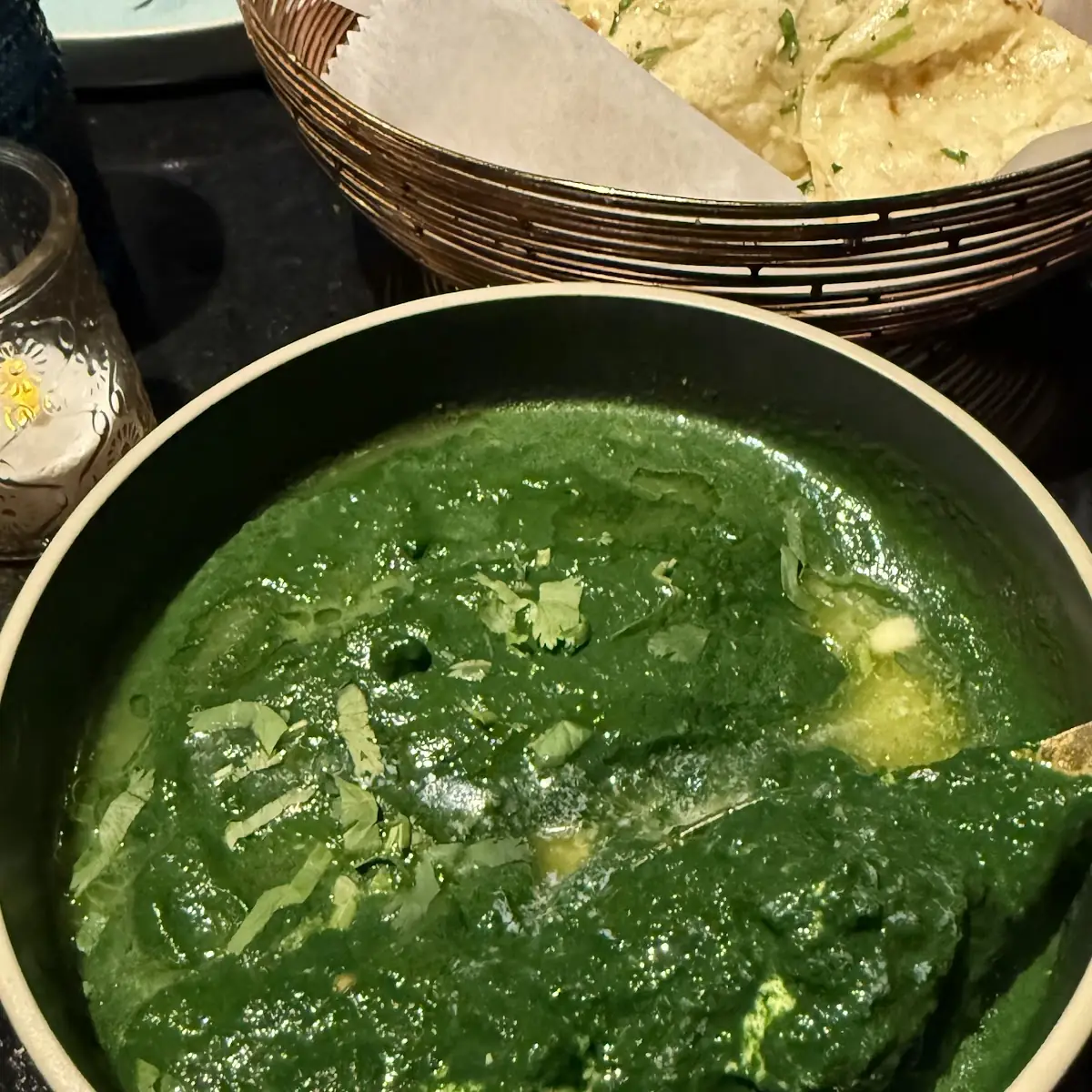 Dhaba Lasooni Palak Paneer