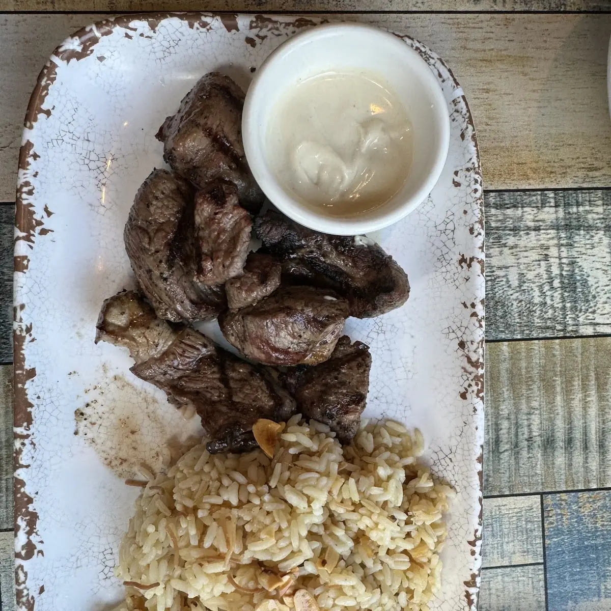 Lamb Kebab with Garlic Sauce