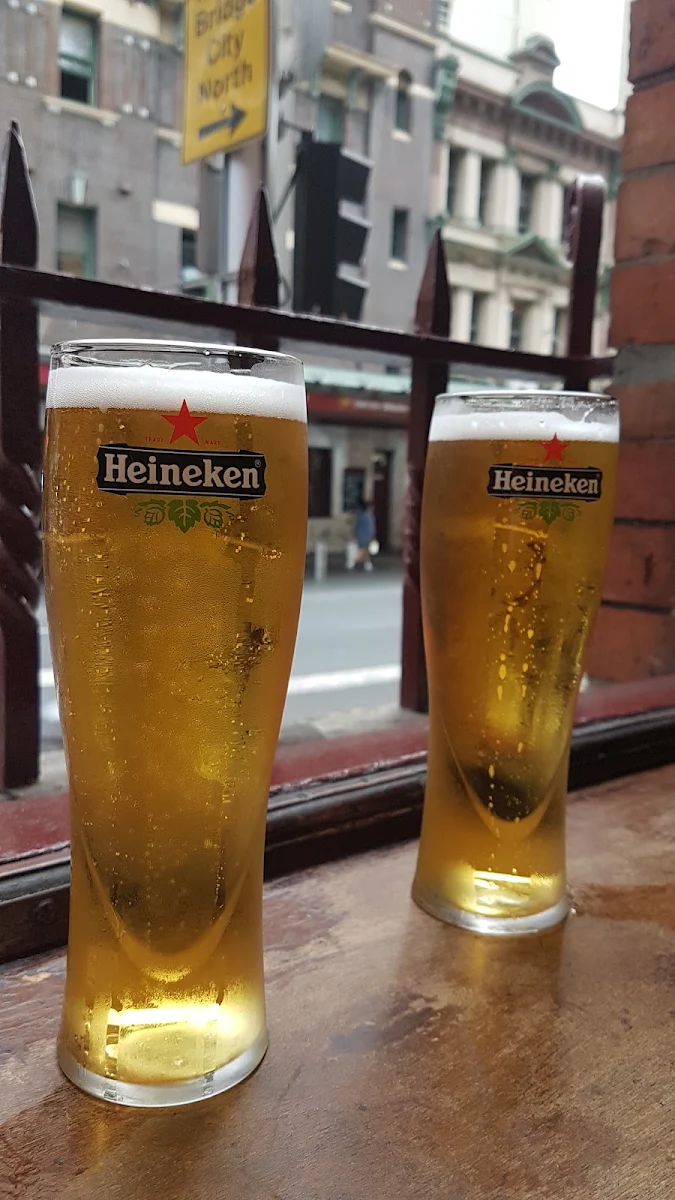 Heineken, 3 Wise Monkeys Pub