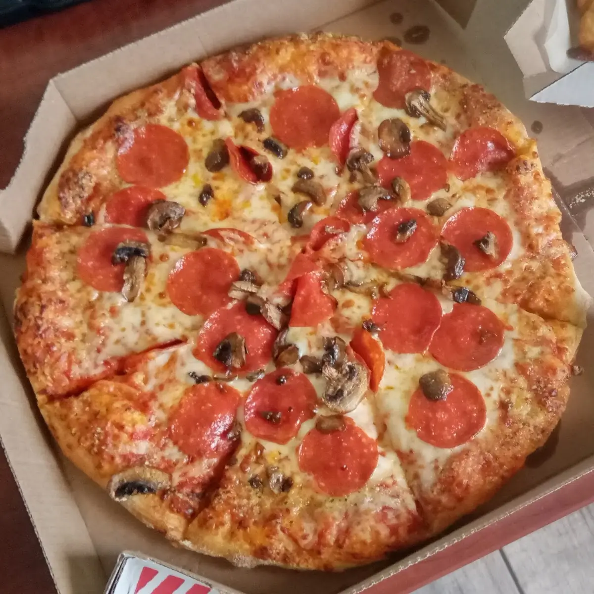 Medium Pepperoni and Mushroom Pizza