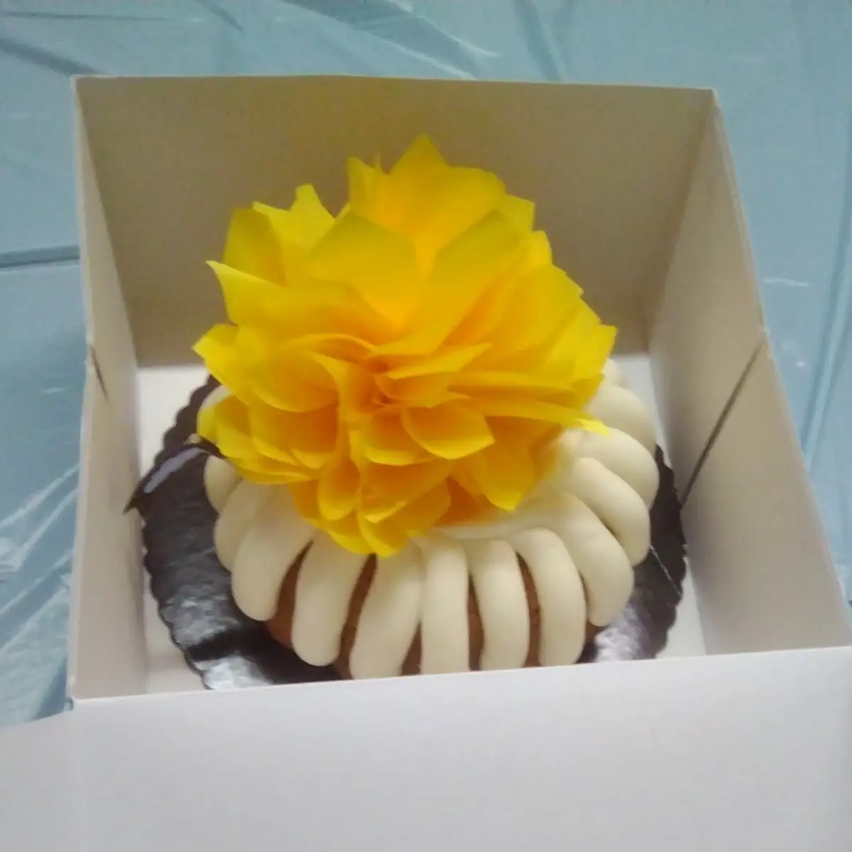 Lemon 10 Bundt Cake