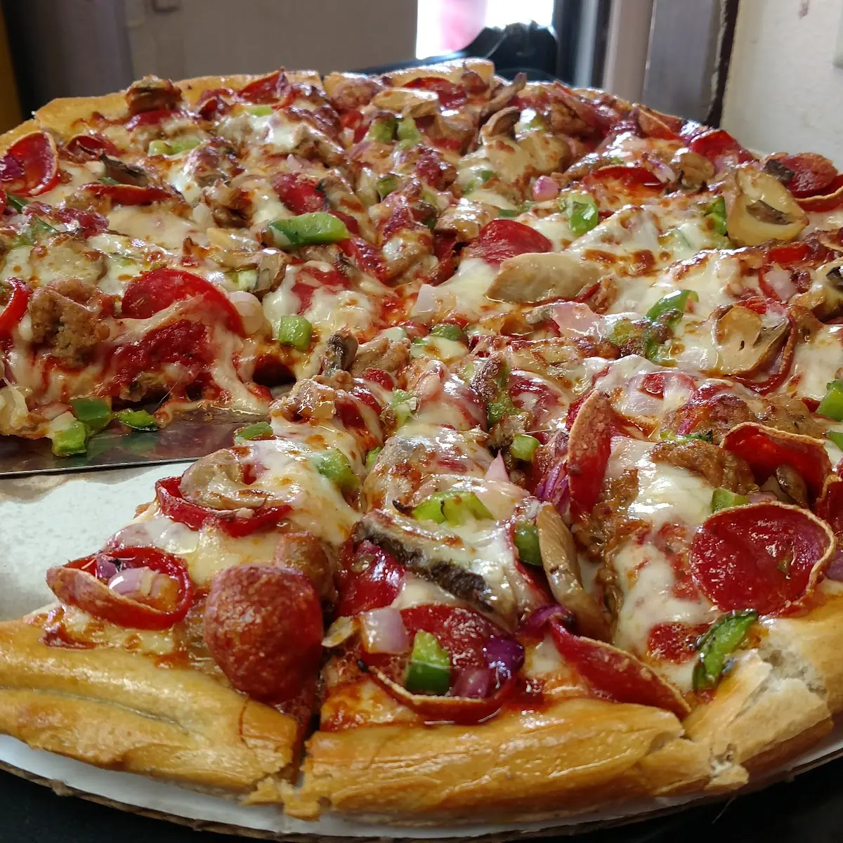 Deluxe Pizza