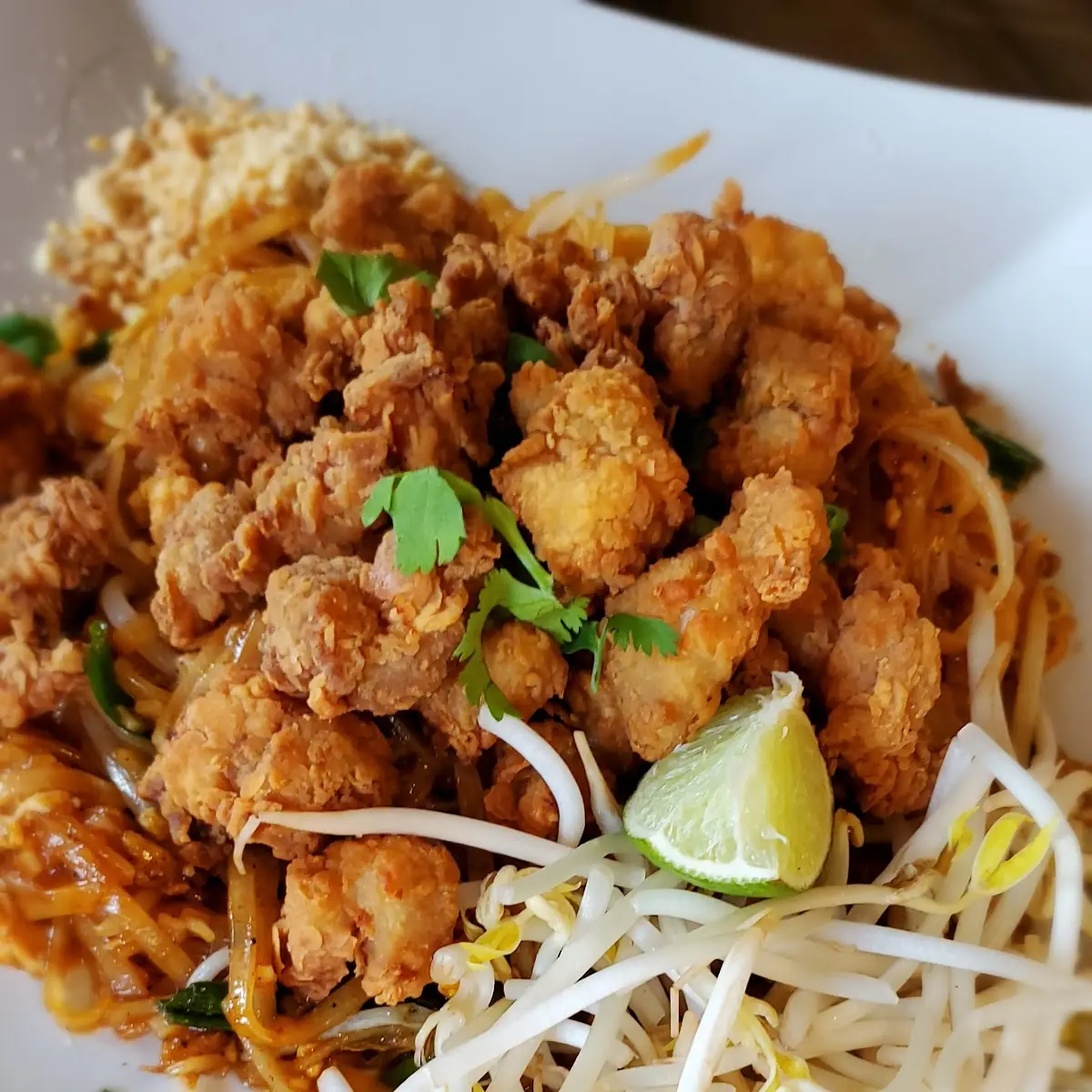 Crispy Chicken Pad Thai