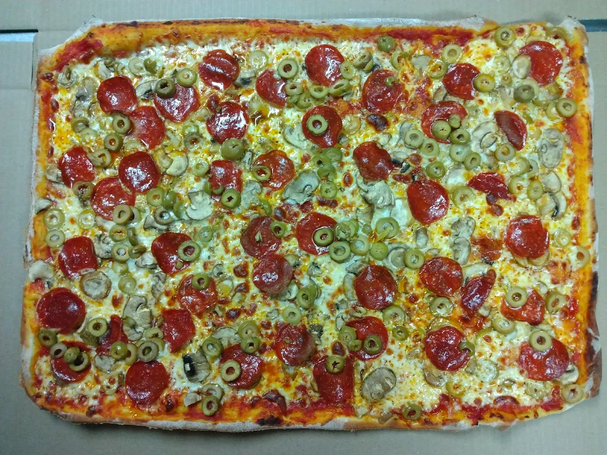 Highlights, Garage Pizza