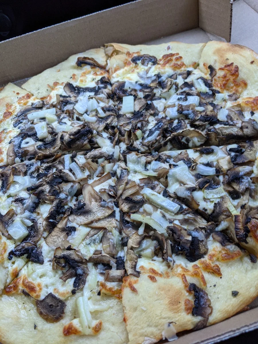 Keith's Pizza, Garage Pizza