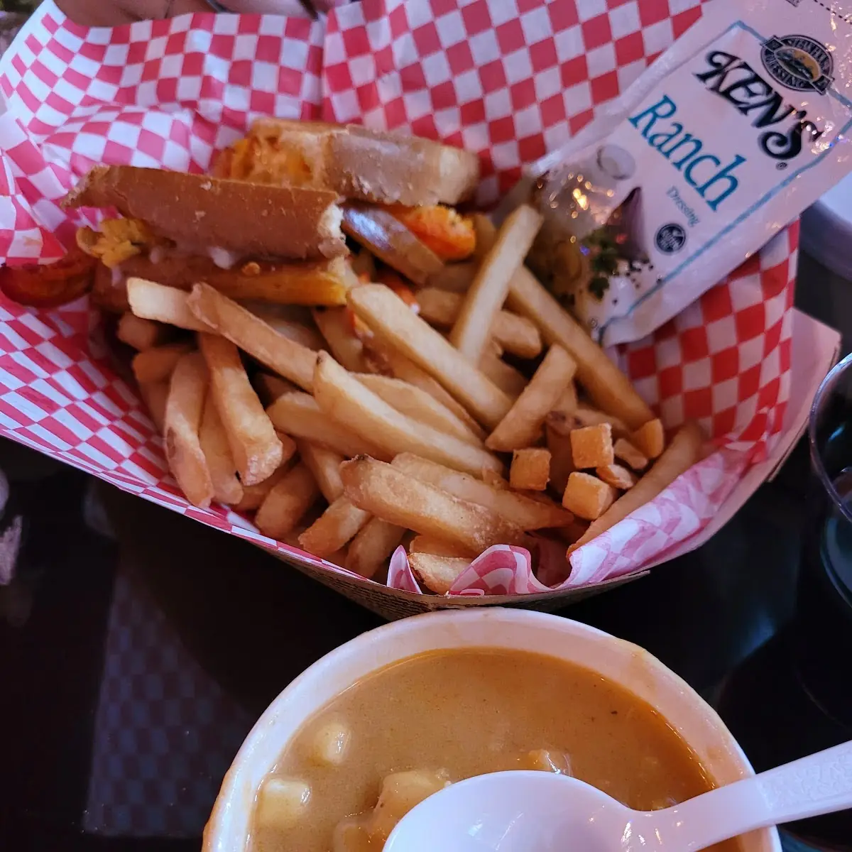 Clam Chowder (Medium)