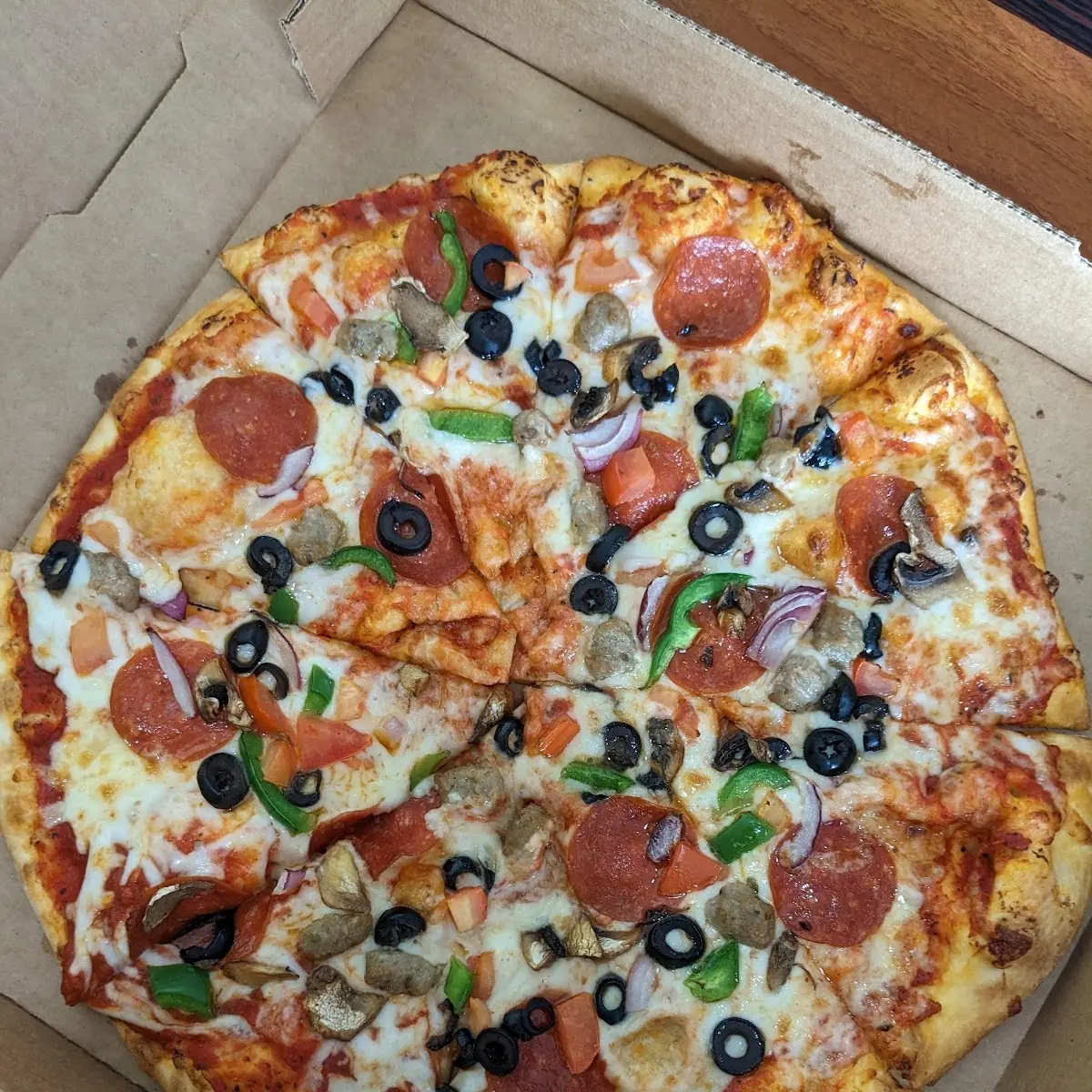 CARNIVOR PIZZA