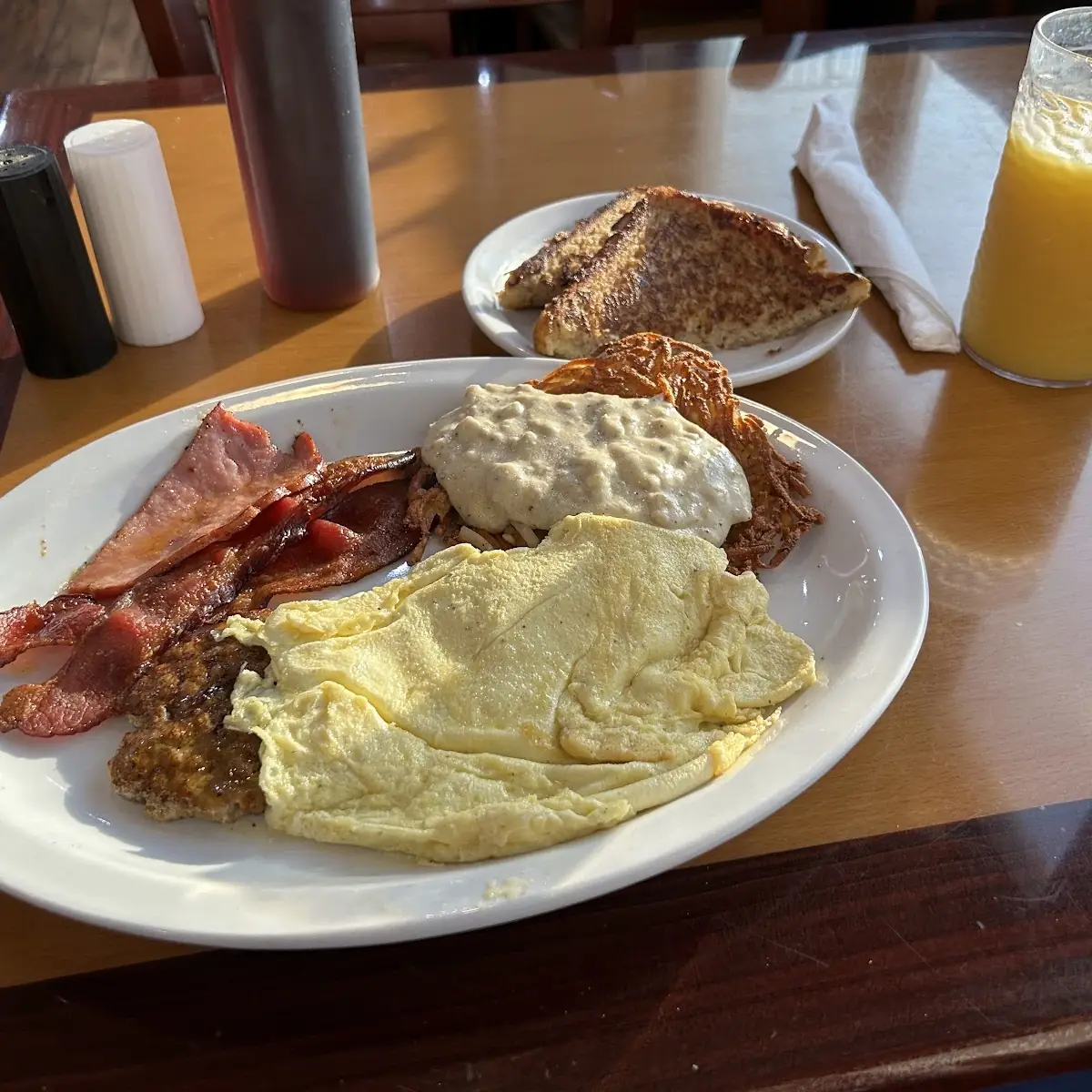 Biscuits & Gravy Platter