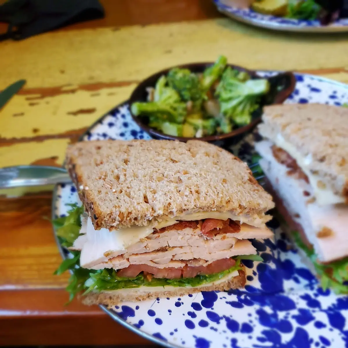 Market Sandwich with Broccoli Salad