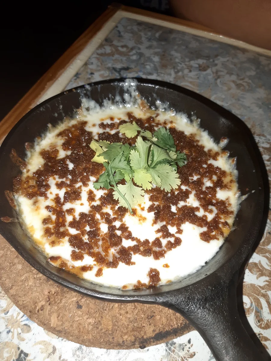 Queso Fundido Con Chorizo