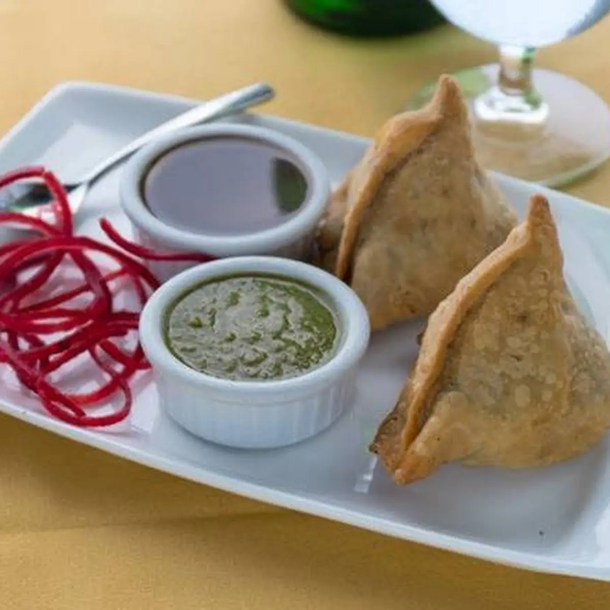 Vegetable Samosa 2 Pieces