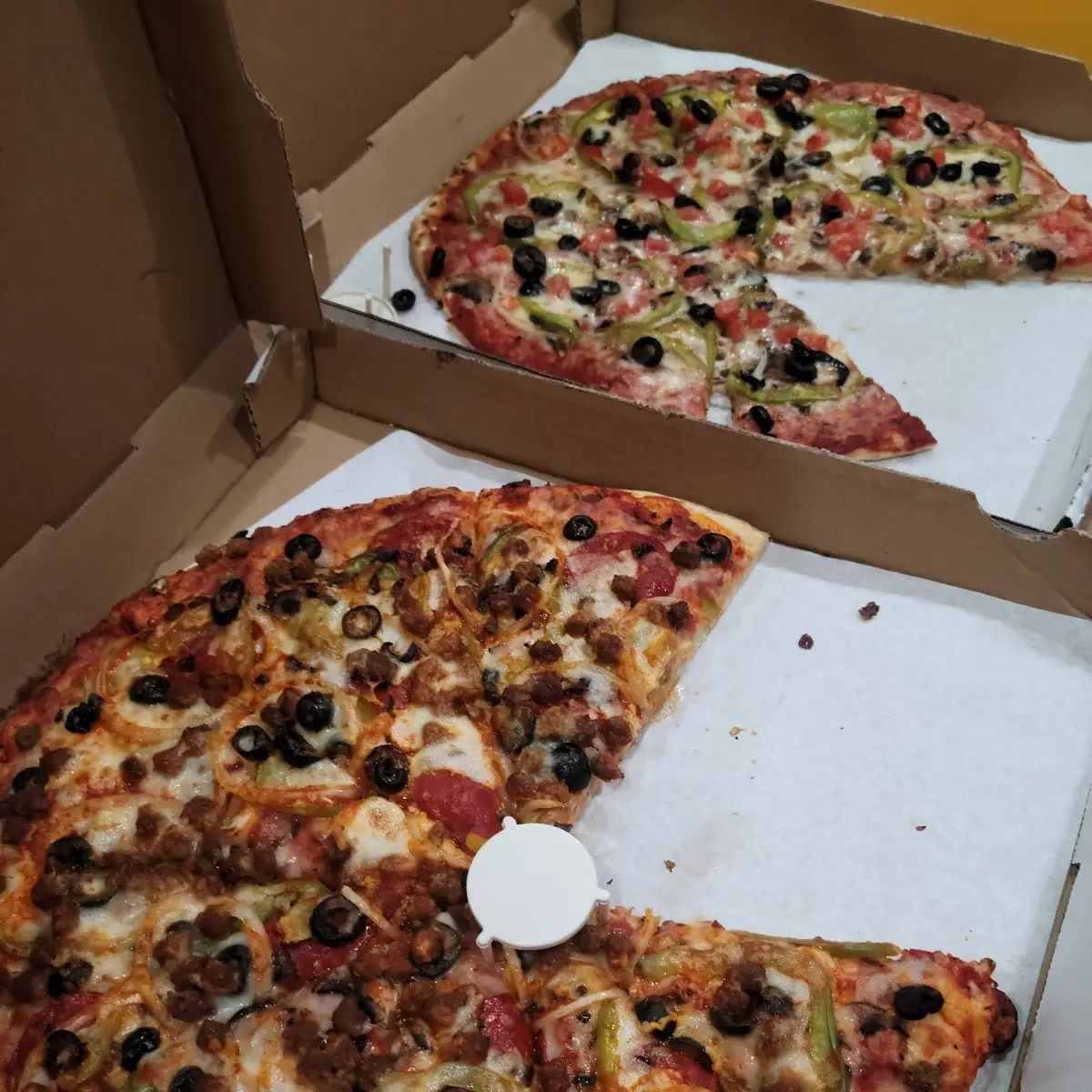 Combo Pizza and Veggie Pizza