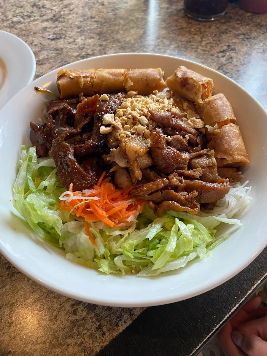 32e Grilled Pork Beef Chicken & Spring Rolls on Vermicelli