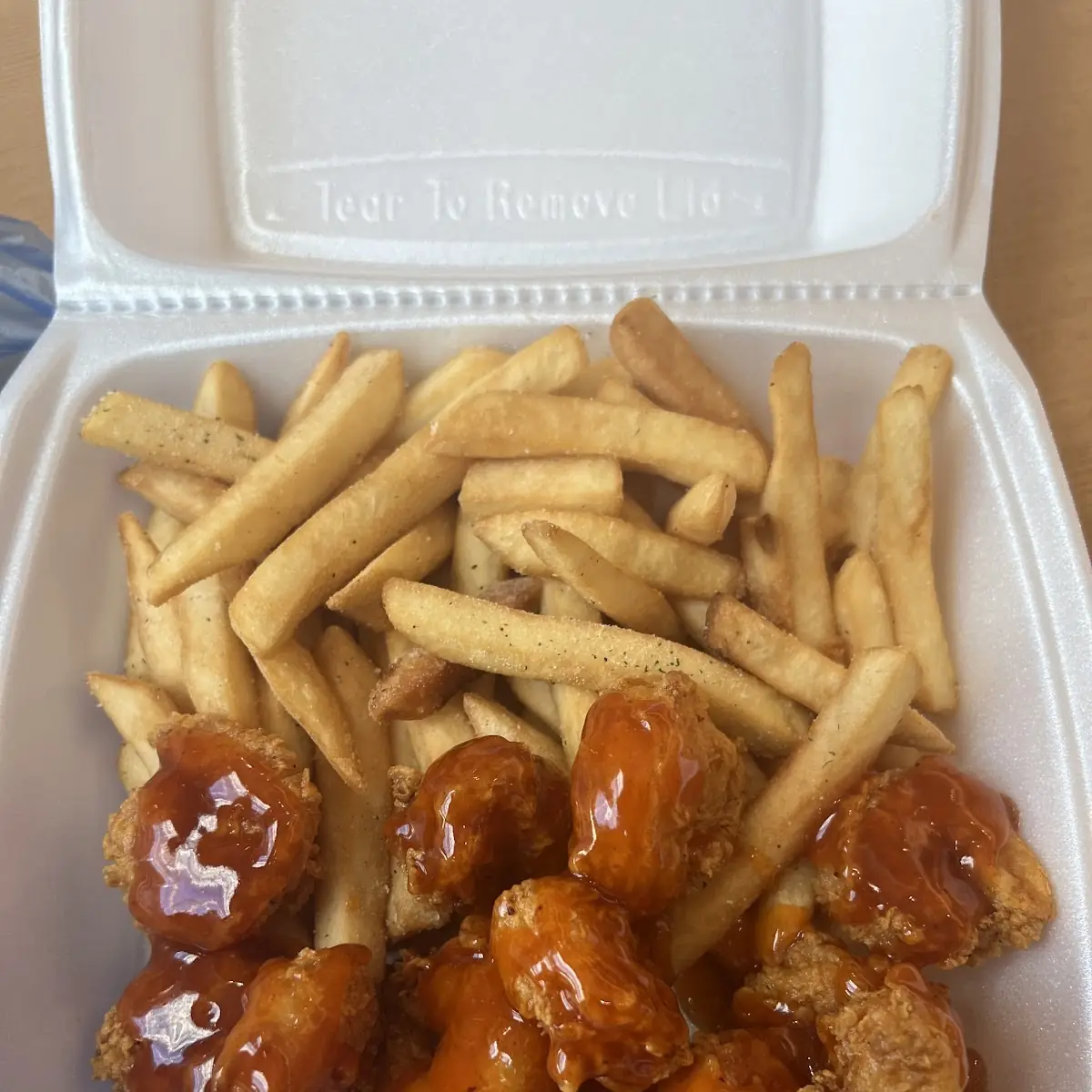 8pc Boneless Wings with Fries