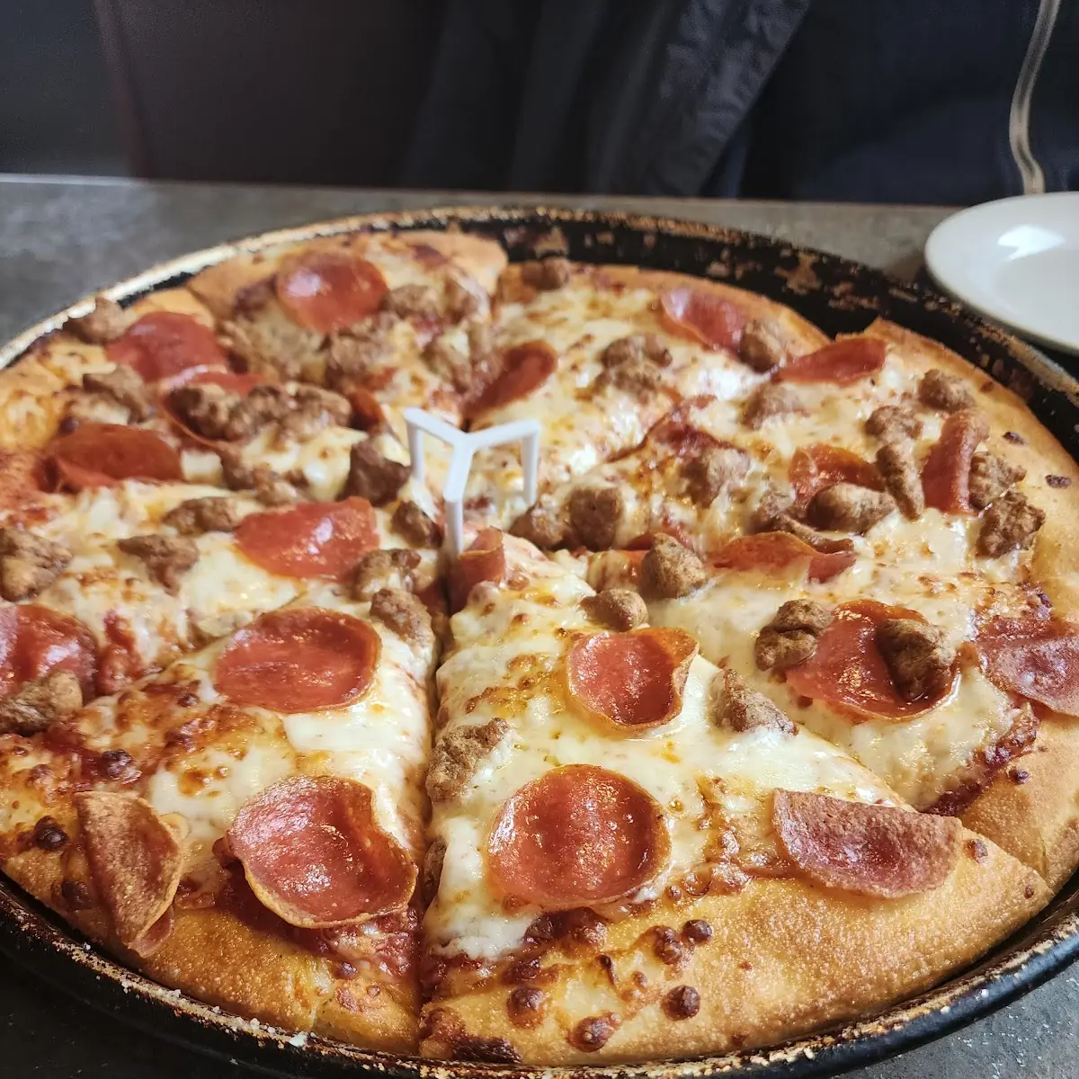 Large Pepperoni Pizza