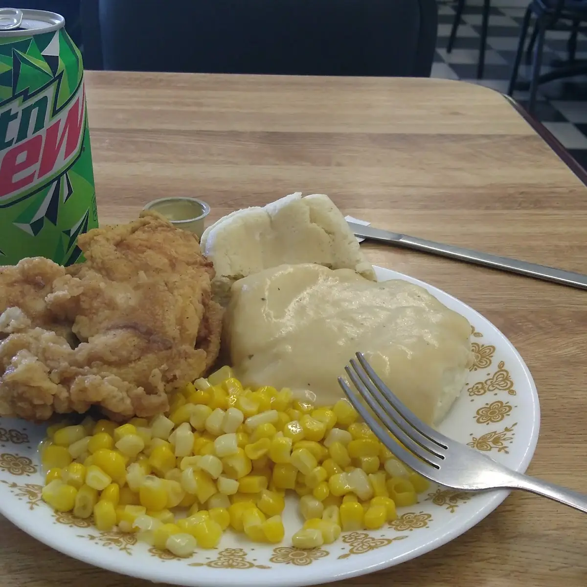 Fried Chicken Mashed Potatoes and Corn