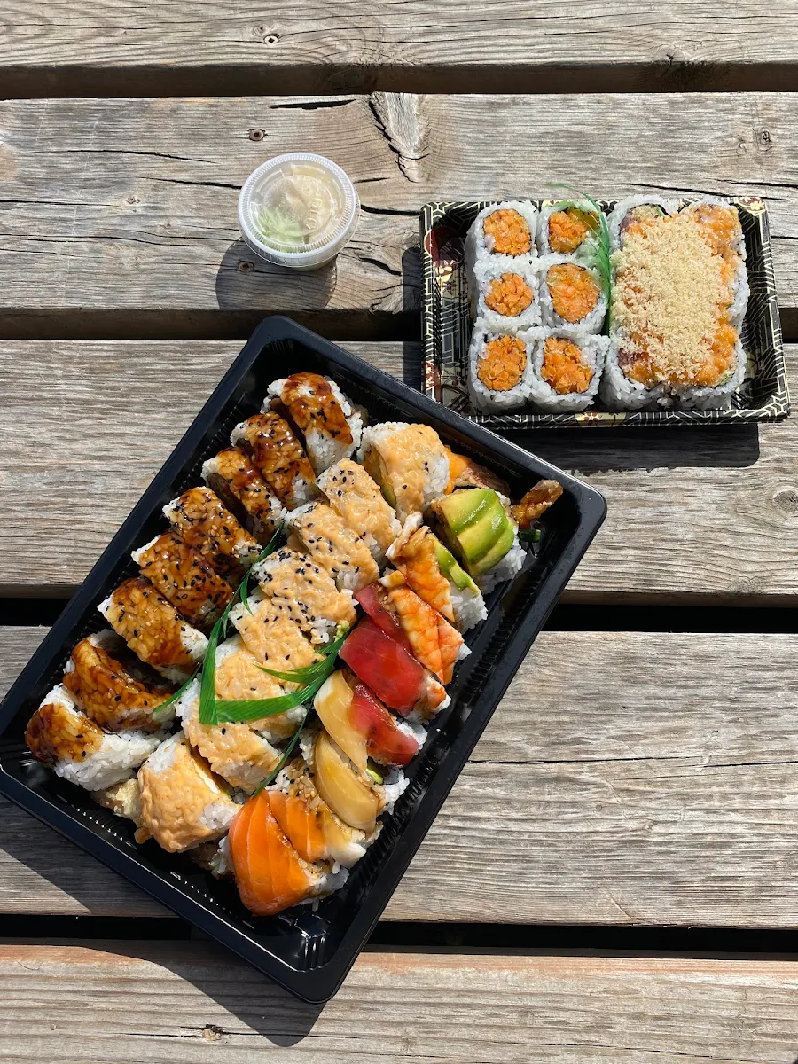 BBQ Eel Avocado, Gozen Sushi