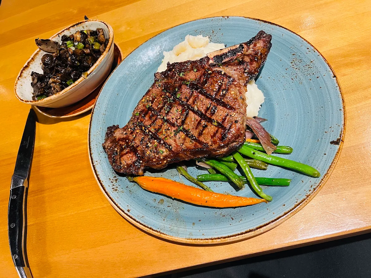 Grilled Sirloin Steak 6oz, Milestones