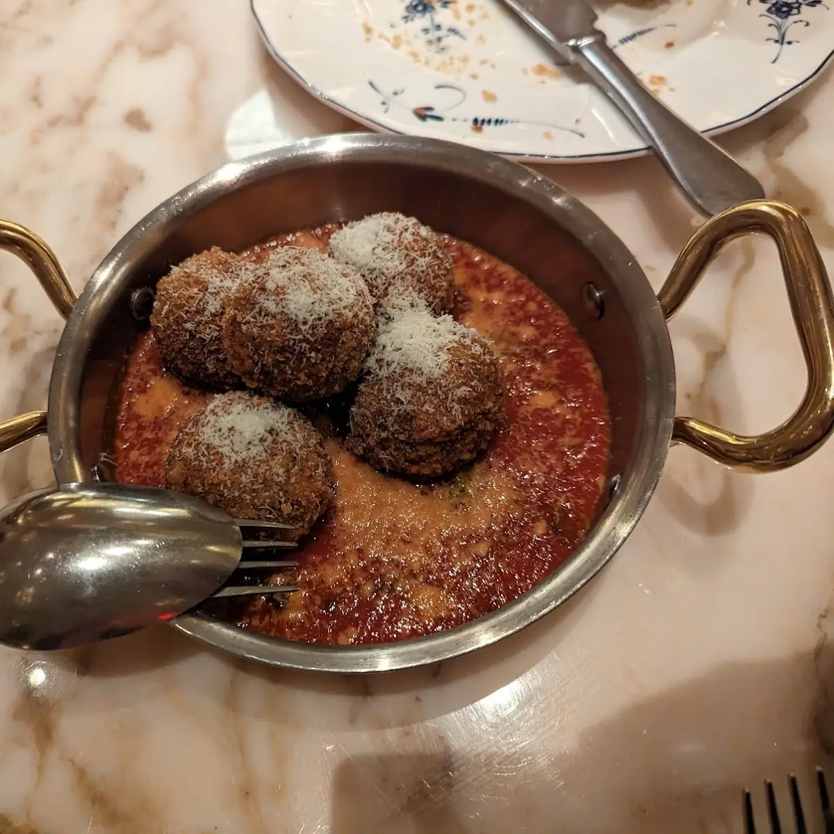 Meatballs with Tomato Sauce and Cheese