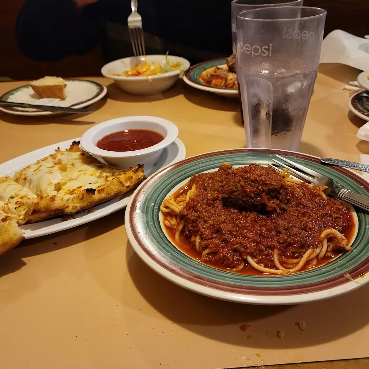Spaghetti with Garlic Cheese Bread