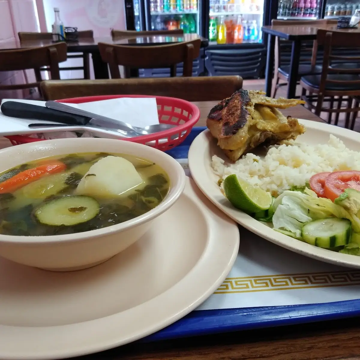 Caldo O Sopa de Gallina Criolla
