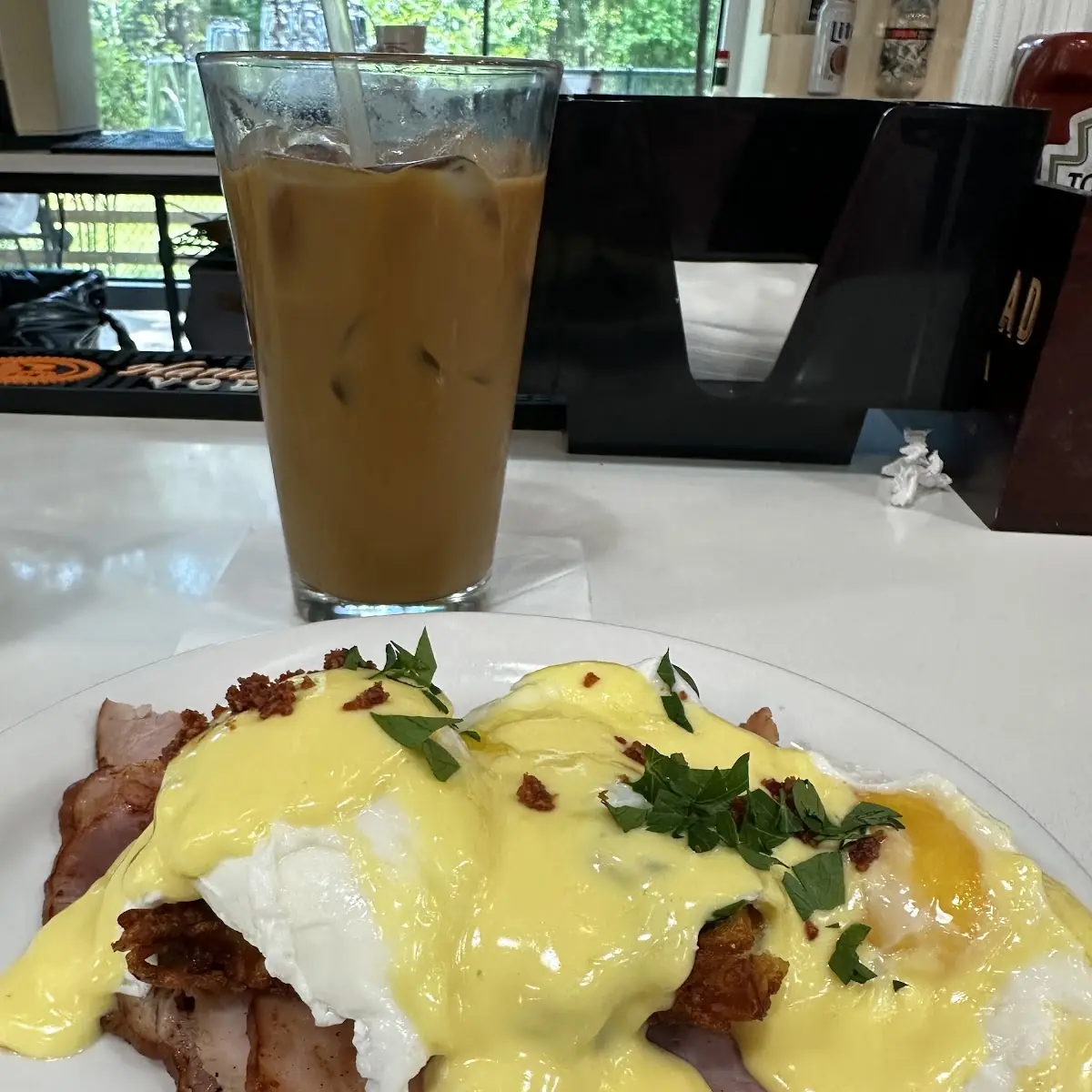 Hollandaise Eggs Benedict with Ham