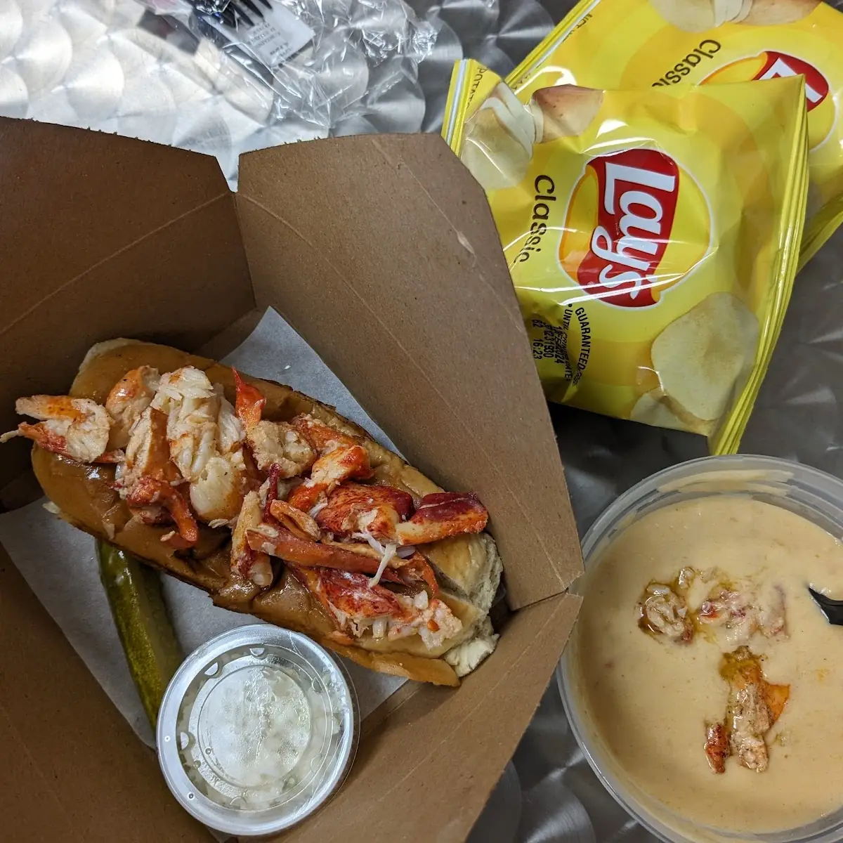 CT Lobster Roll with Lobster Bisque Soup
