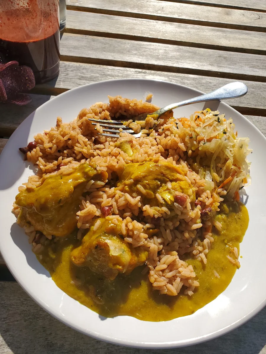 Curry Chicken w Rice and Peas