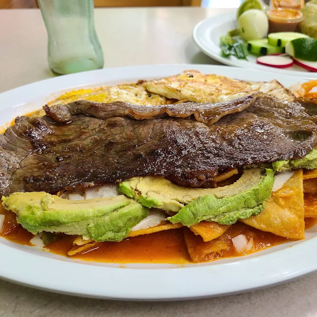 Chilaquiles Rojos Con Cecina