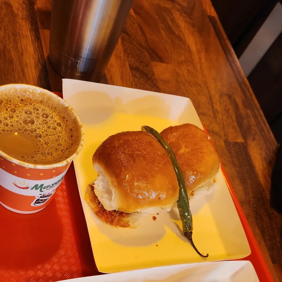 Vada Pav 2 pcs and Samosas