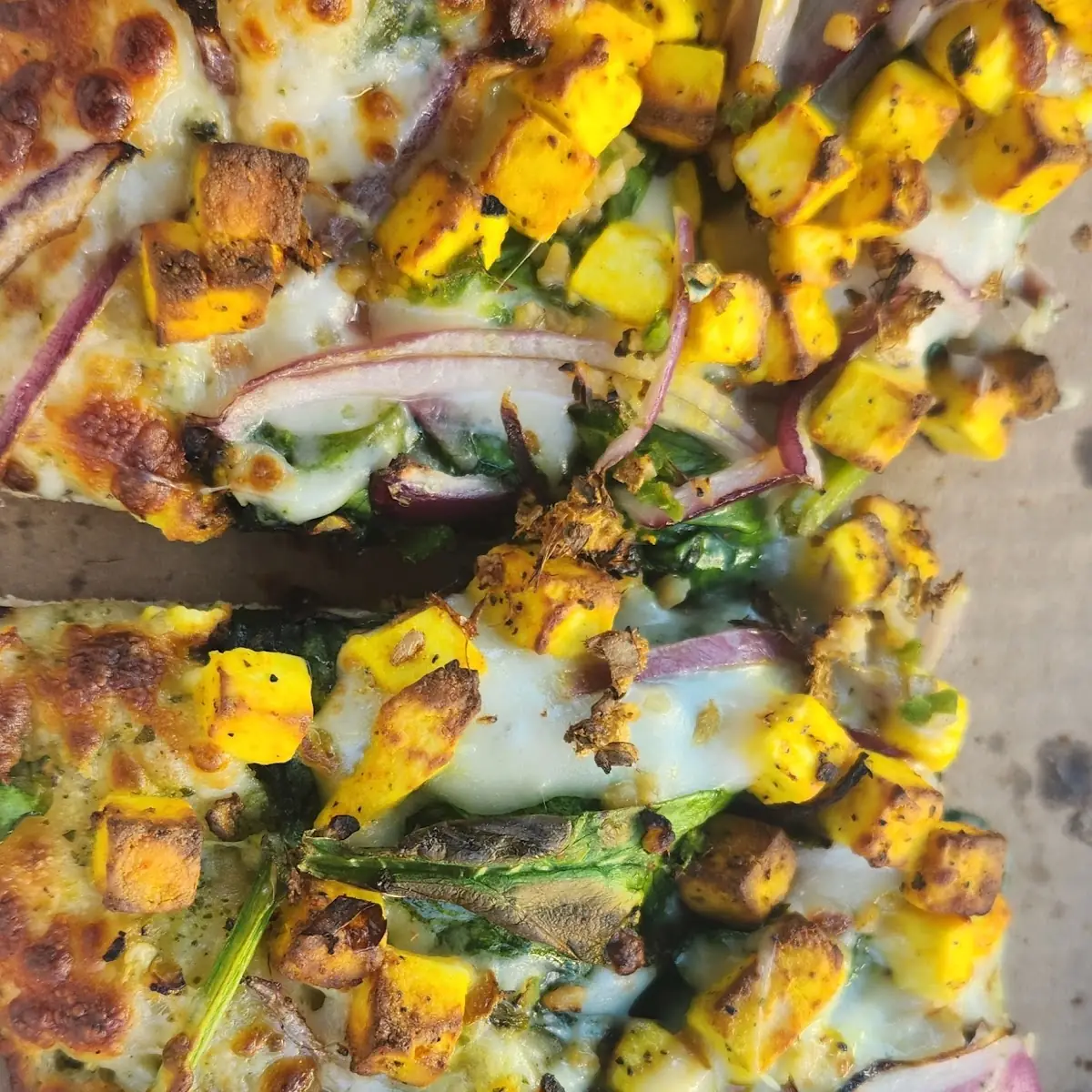 Saag Paneer Pizza