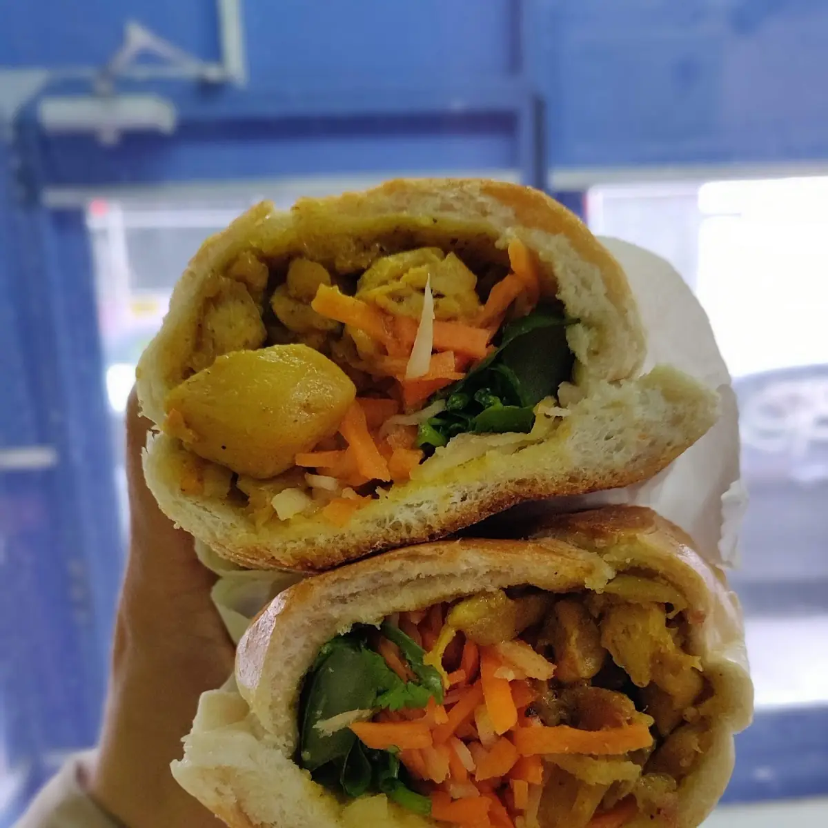 Curry Chicken Bahn MI