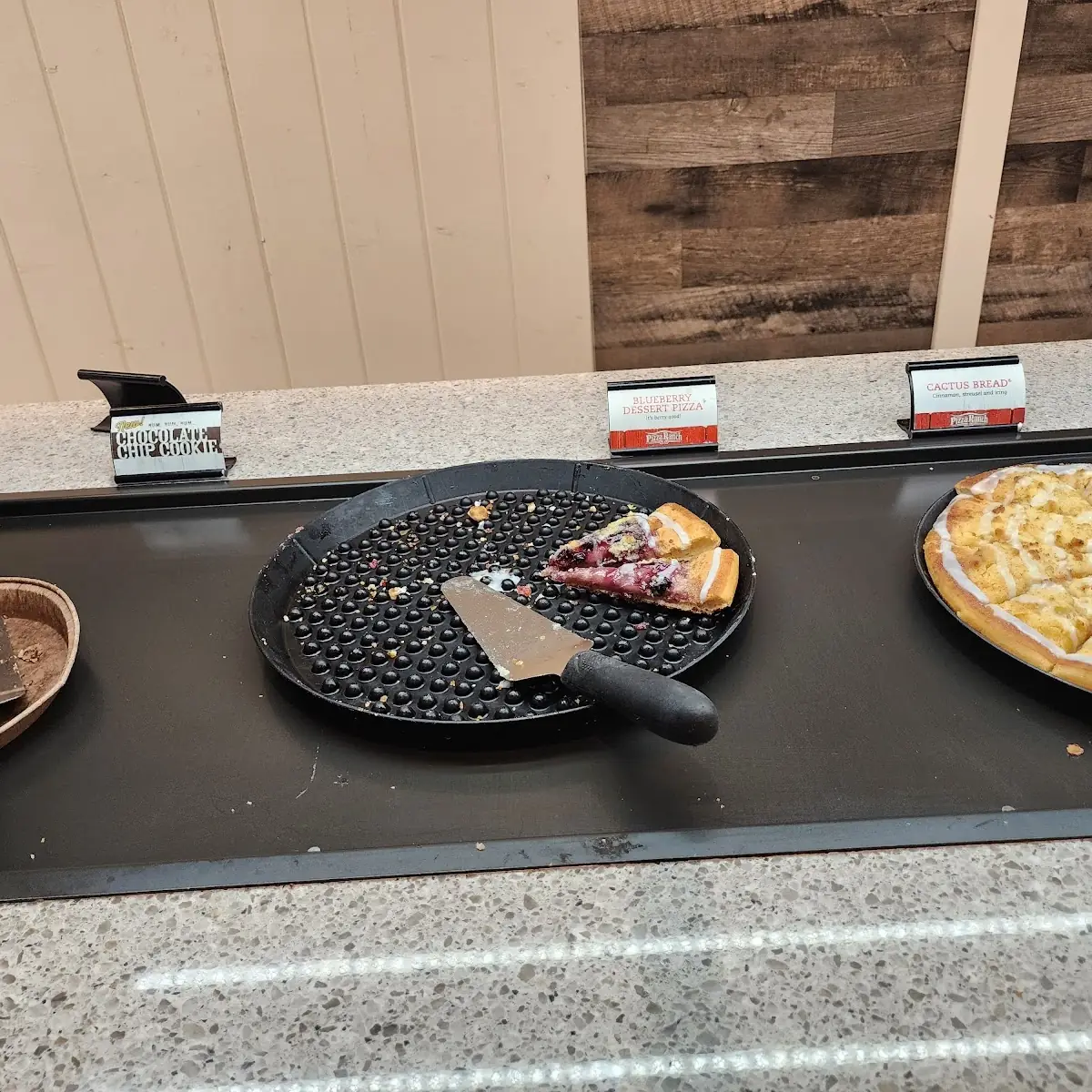 Hot Pan Pizza Buffet