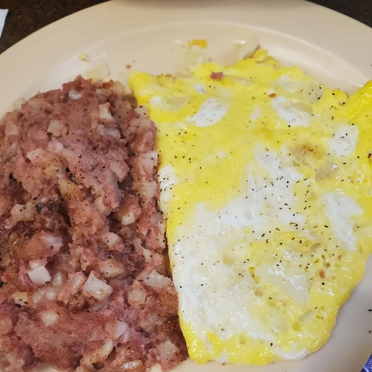 Corned Beef Hash and Egg Omelet