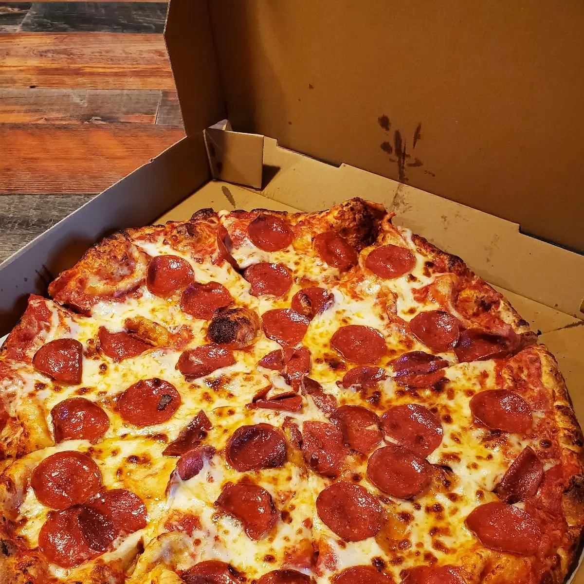 Hand Tossed Pepperoni Pizza