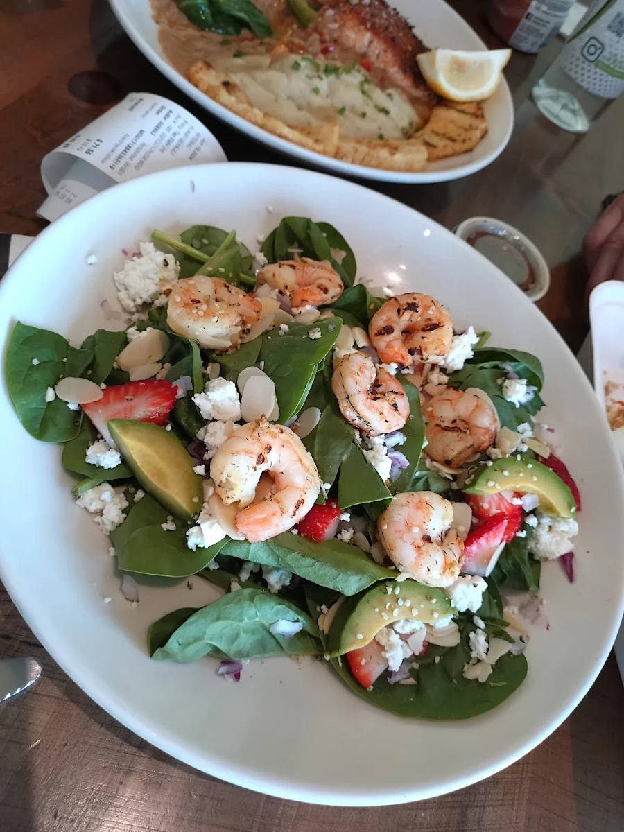 DHK Cajun Chicken Pecan Salad