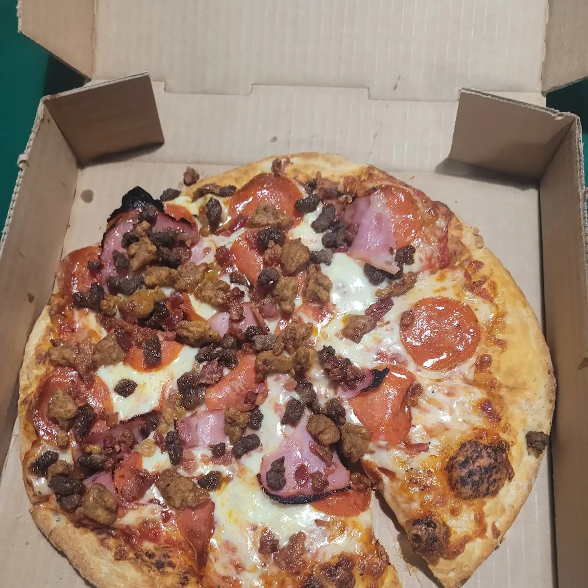Pepperoni Ground Beef Pizza Spezial