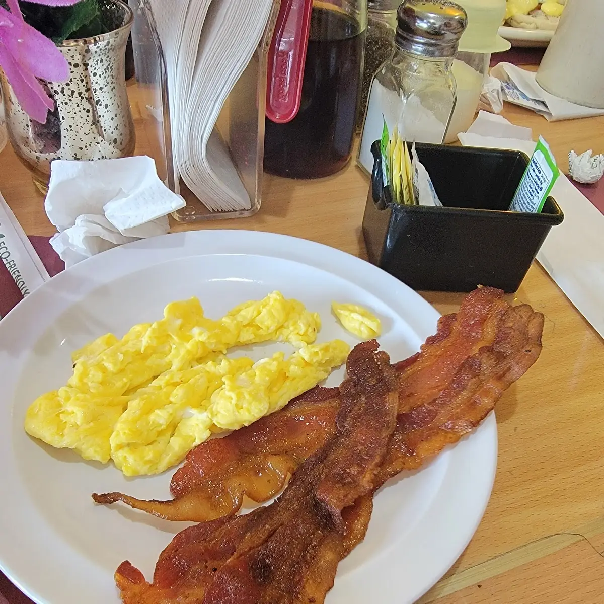 Grits w Scrambled Egg & Bacon