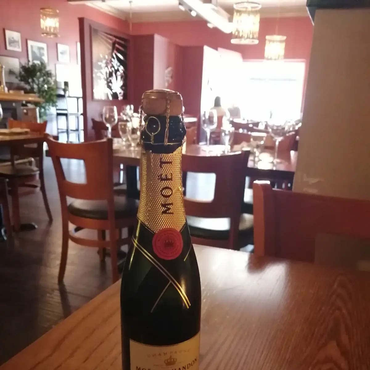 Champagne, Take Five Bistro