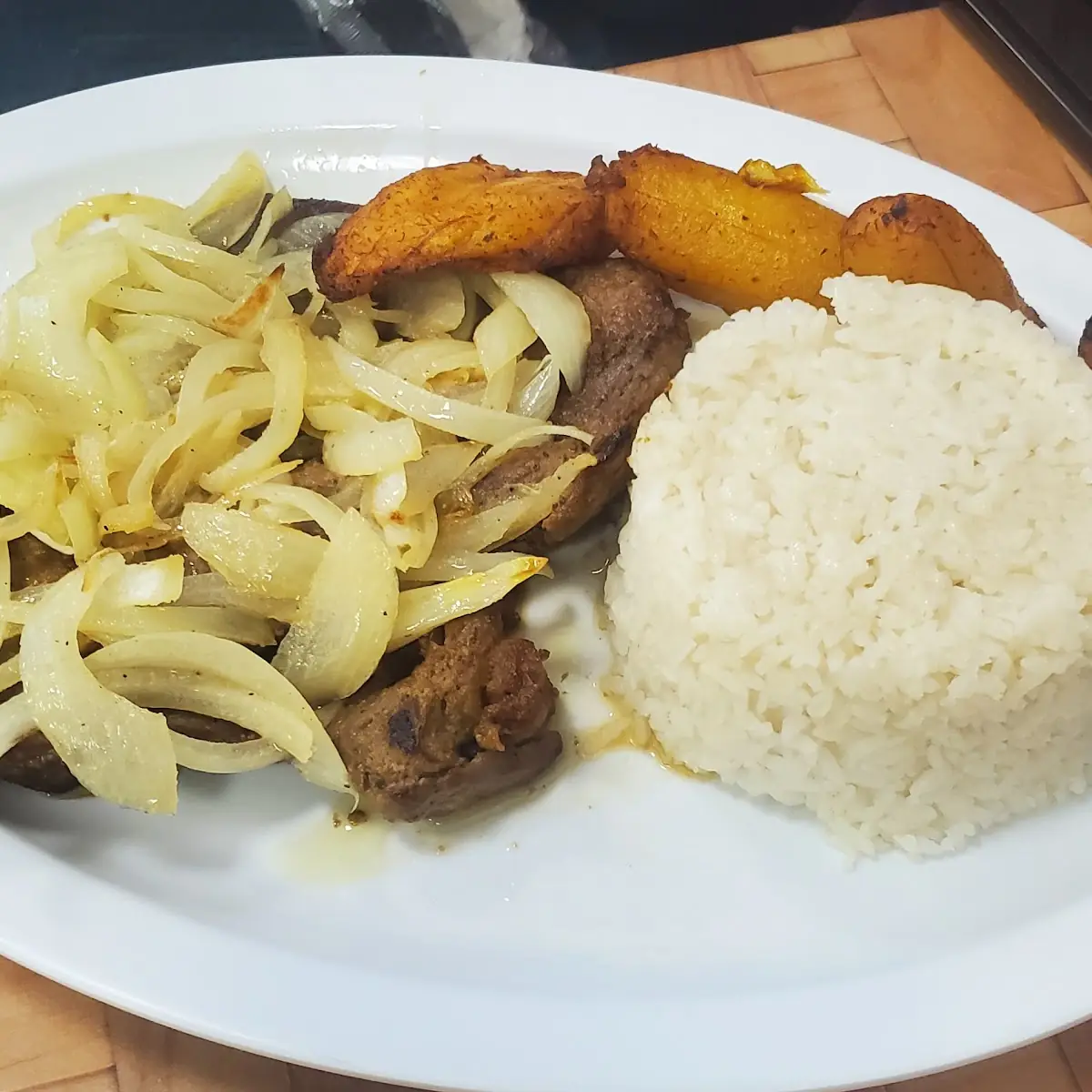 Bistec Encebollado