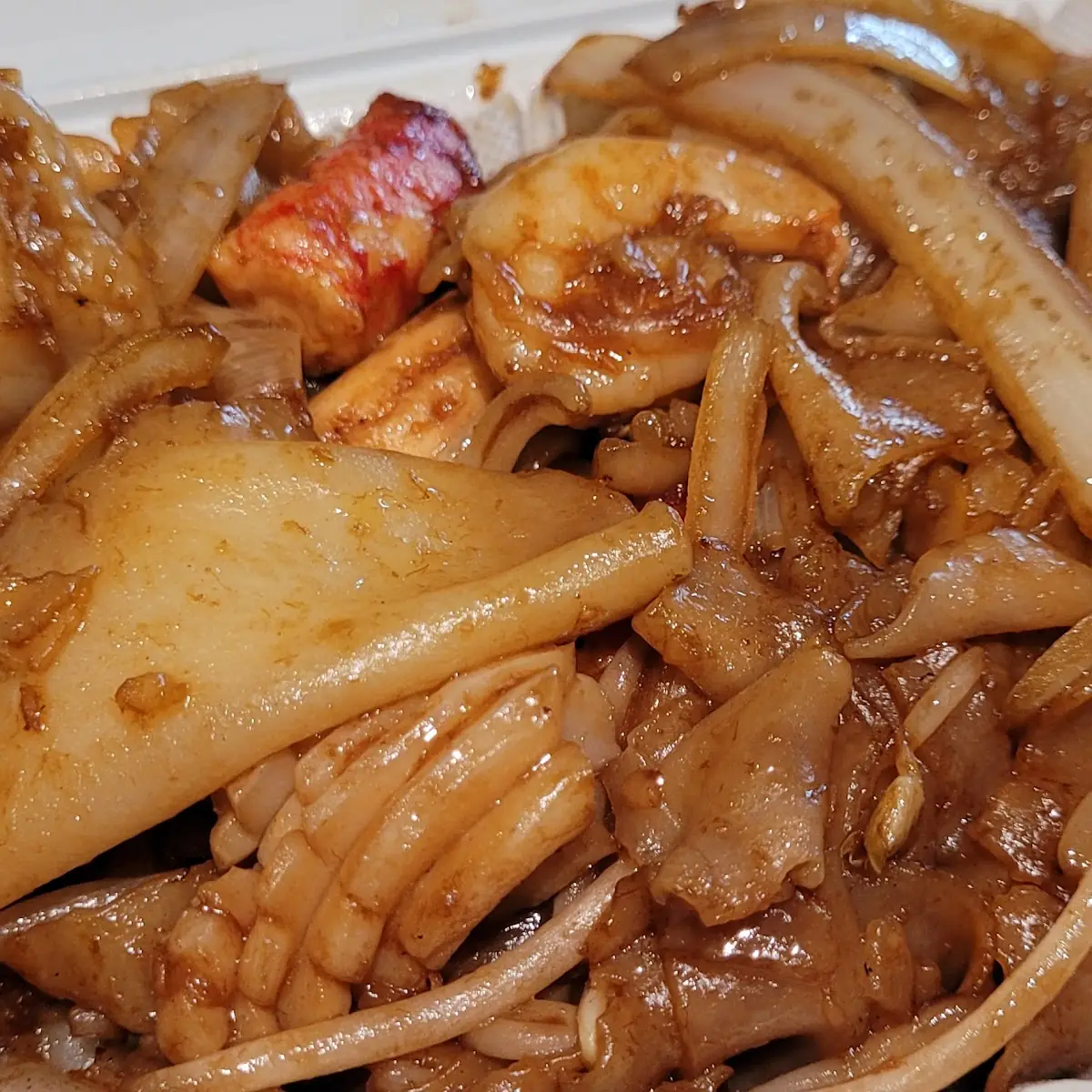 Seafood Noodle with Sha Cha Sauce