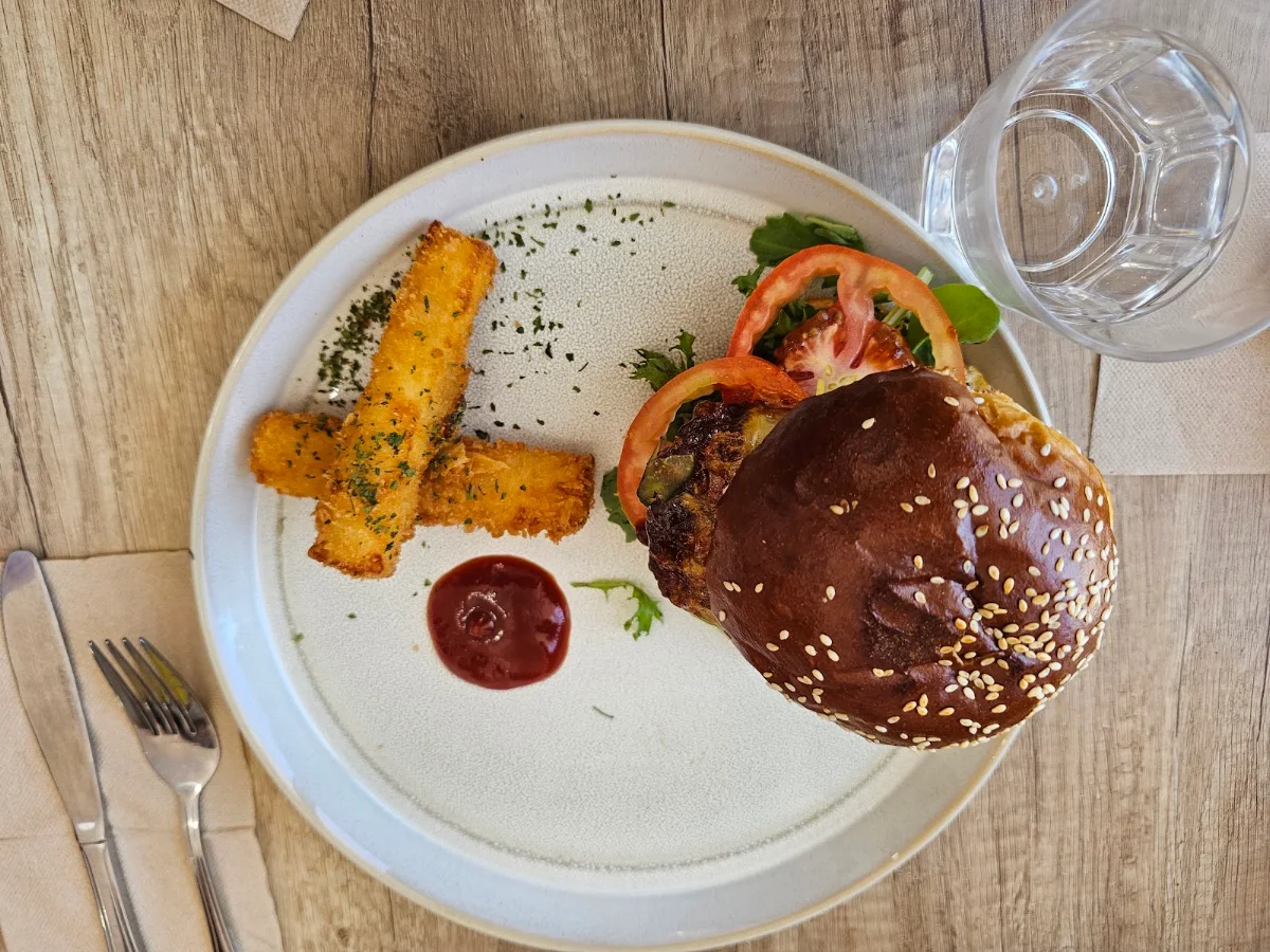 Korean Fried Chicken Burger, Cafe Eighty2