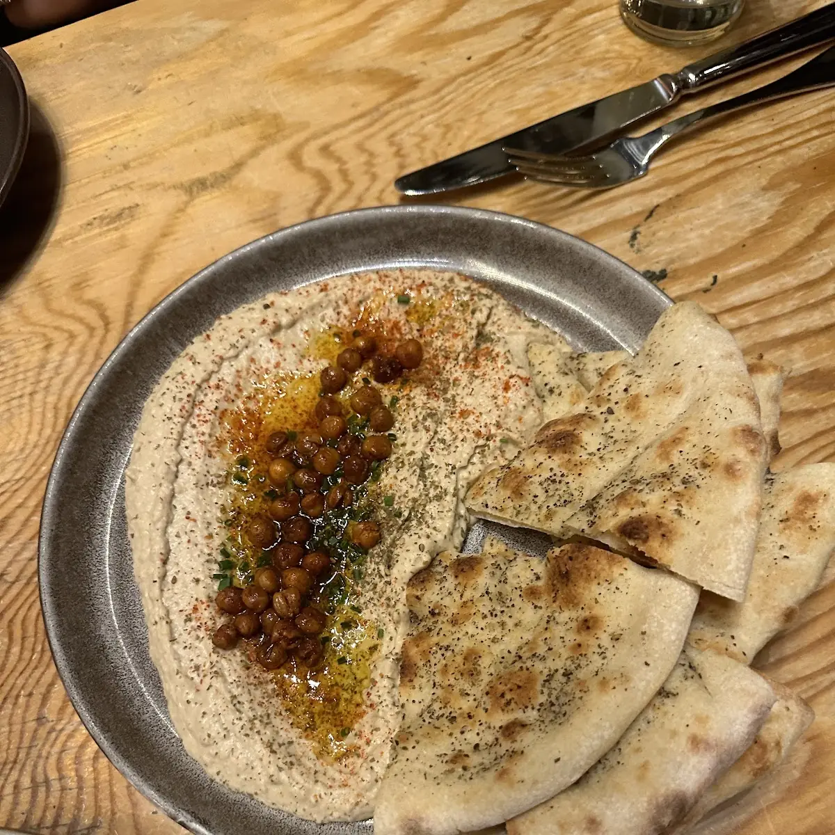 Creamy Garlic Hummus