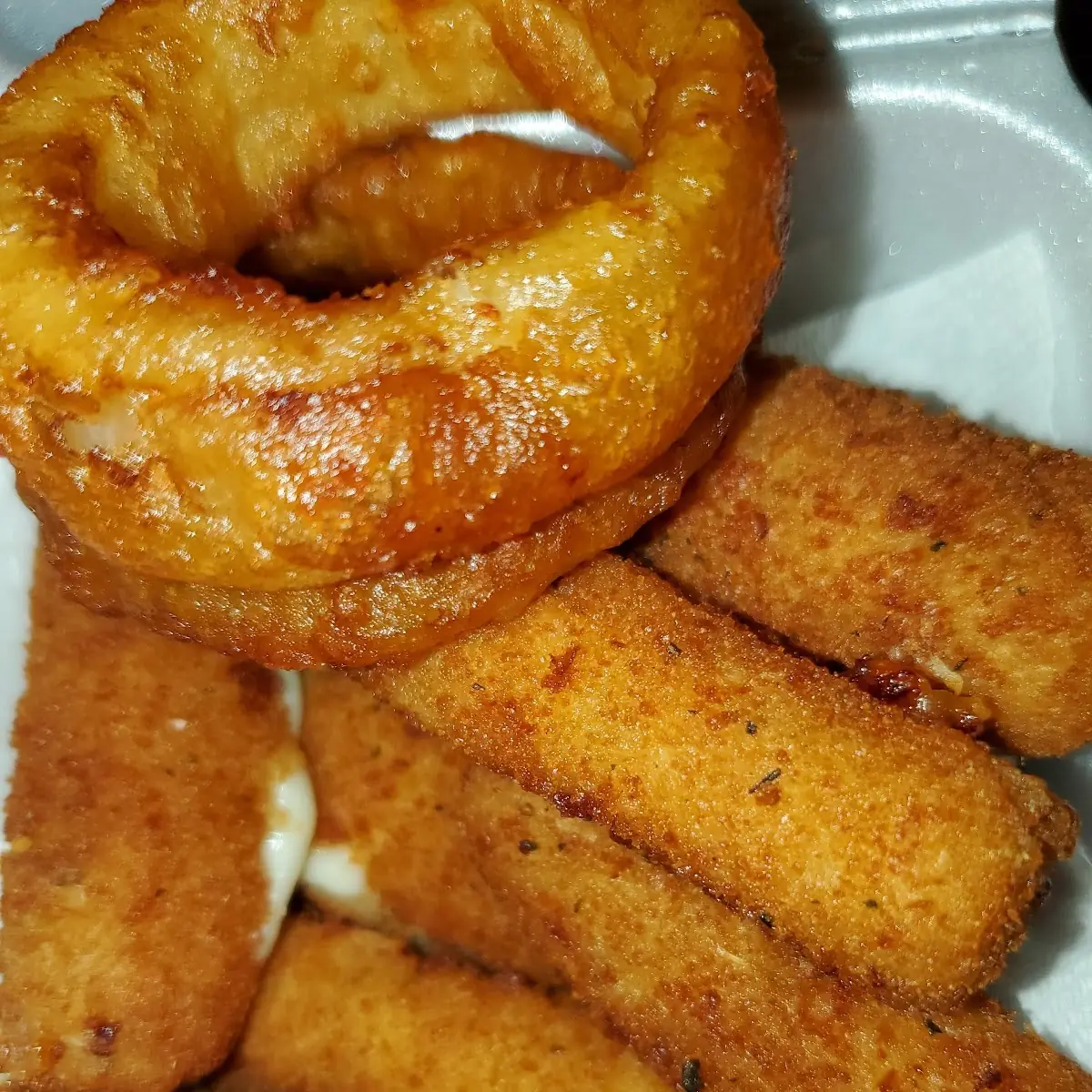 8pc Mozzarella Sticks & Onion Rings