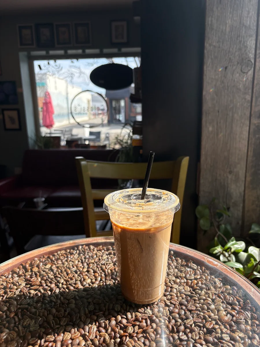 Highlights, Colossi's Coffee House