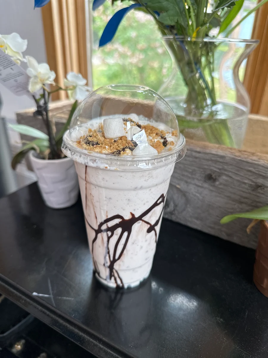 Oreo Cheese Cake Milkshake, South River Scoops 'N' More