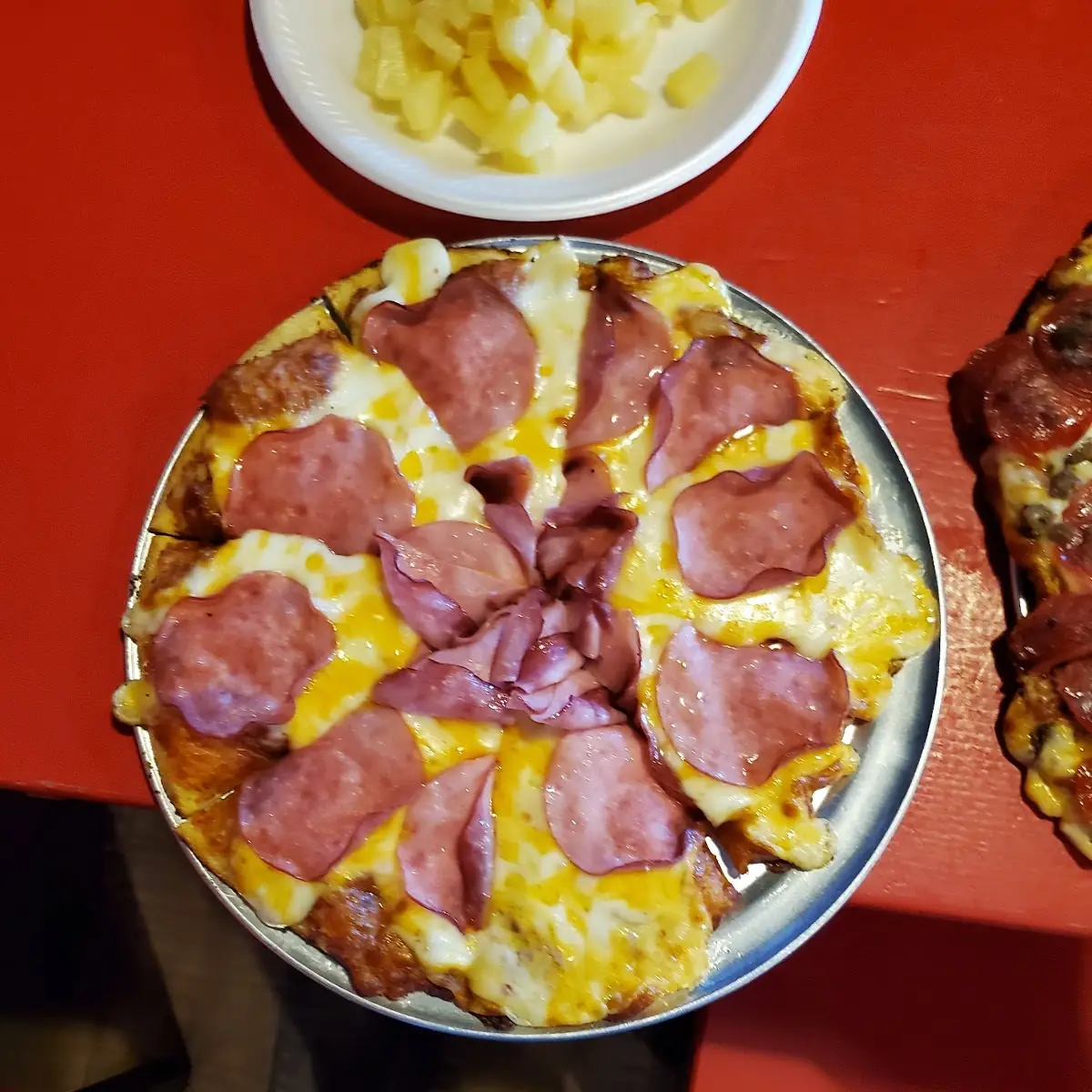 Hawaiian w Extra Cheese Pizza