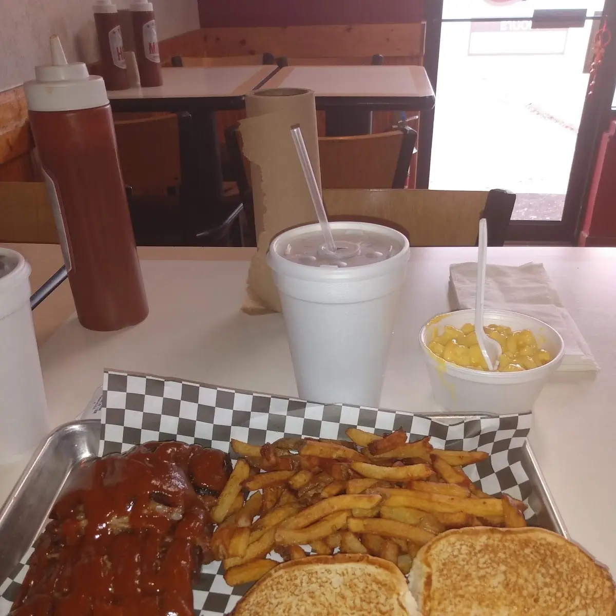 Large Tip with Fries and Mac and Cheese