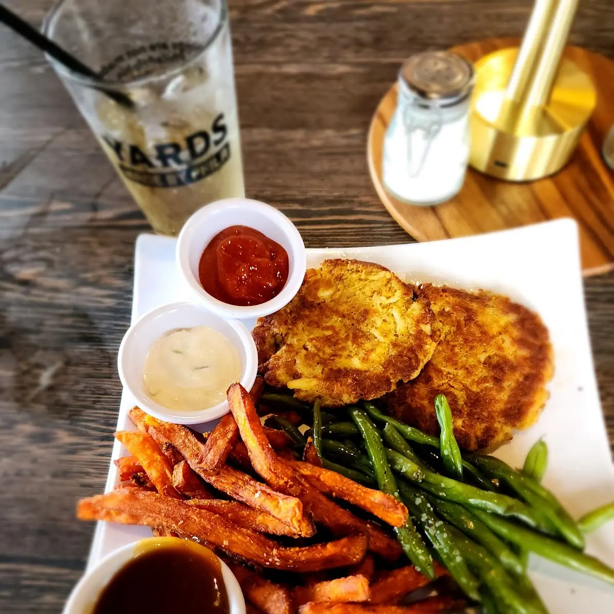 Crab Cake Platter
